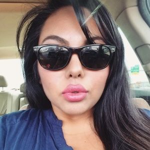 Meet your Posher, Ana